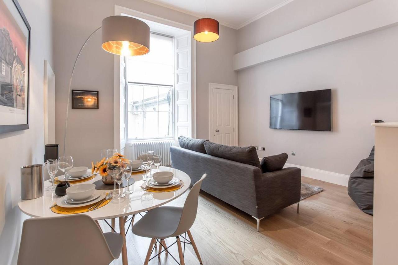 Ferienwohnung Altido Stylish 1-Bed Flat In The Heart Of New Town Edinburgh Exterior foto